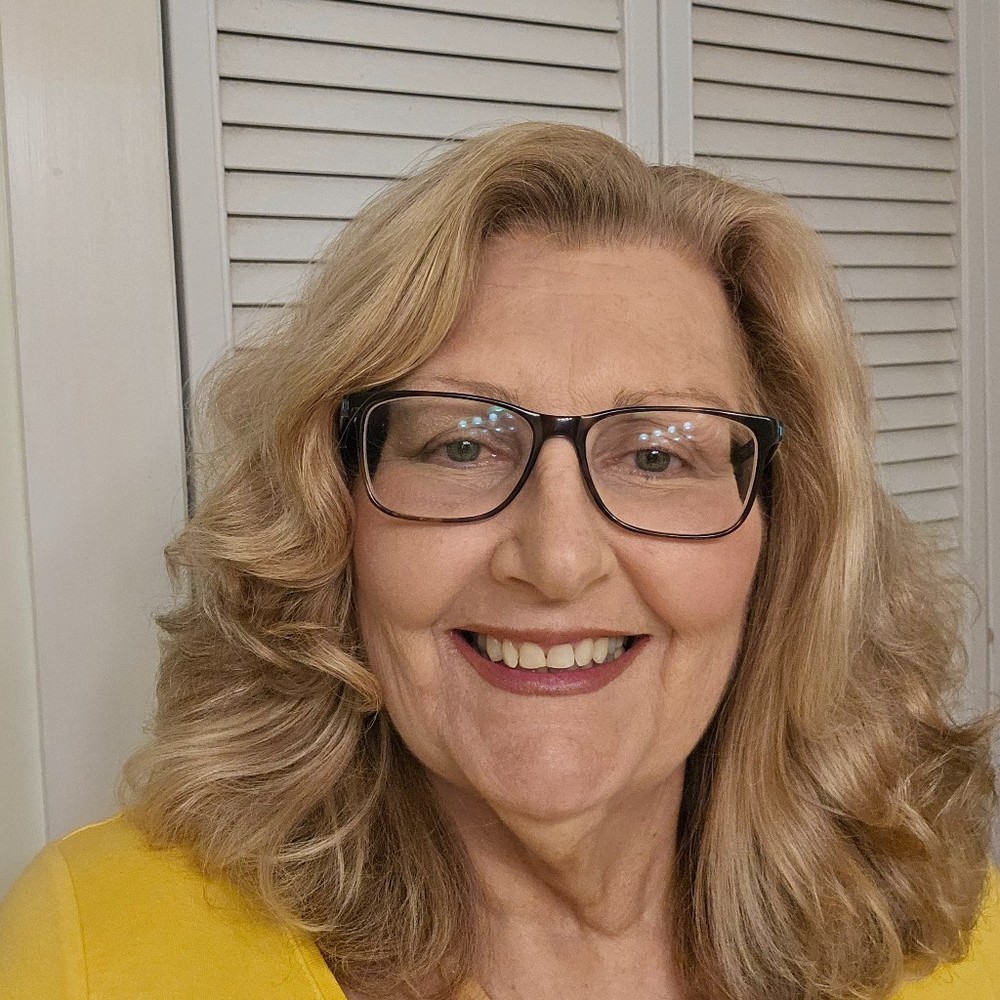 Meet your Posher, Tee